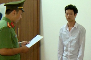 Nam thanh niên bị bắt vì có hành vi chống nhà nước