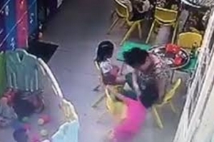 TP Hồ Chí Minh: Đình chỉ hoạt động nhóm trẻ Ánh Sao có bảo mẫu tát trẻ liên tiếp