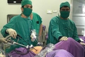 Bé gái 12 tuổi đã bị u nang bì buồng trứng xoắn