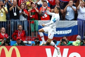Bồ Đào Nha 1-0 Morocco: 'Siêu nhân' Ronaldo tiếp tục tỏa sáng!