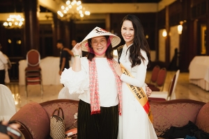 Dương Thùy Linh thể hiện gì trong phần thi tài năng tại Mrs Worldwide 2018?