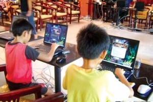 Trò chơi độc hại tràn lan, phải bảo vệ con trẻ bằng cách nào?