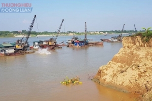 Bài 2: Quyết liệt triệt phá khai thác cát trái phép vùng giáp ranh