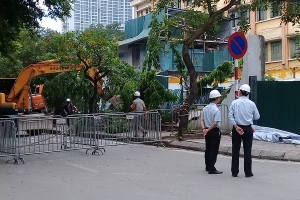 Hà Nội: Cưỡng chế công trình ‘xẻ thịt’ mương thoát nước Phan Kế Bính