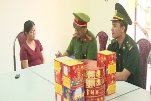 Lạng Sơn: Phát hiện hơn 11,5 kg pháo nổ trên xe khách