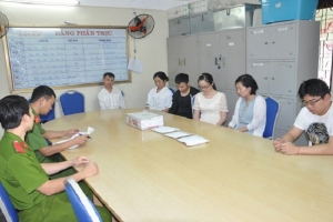 Quảng Ninh: Trao trả 6 đối tượng người Trung Quốc phạm tội lừa đảo qua mạng