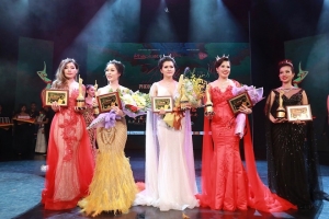 Nữ doanh nhân “Lady Queen” đặt mục tiêu xây dựng 10 phòng học cho các trẻ em nghèo