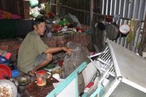Kiên Giang: Sạt lở, 2 tảng đá nặng trên 5 tấn rơi vào nhà dân