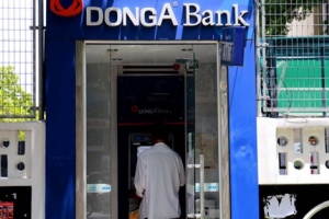 Chủ thẻ ATM mất 116 triệu đồng tố DongABank gây khó dễ