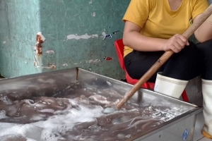 Cứ dùng hóa chất tẩy rửa là độc hại?