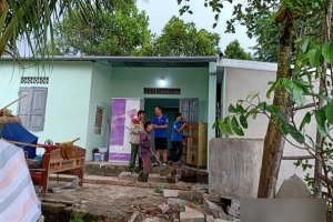 Thiện Tâm Quỳ Hợp: Bàn giao nhà cho bé 10 tuổi bệnh nặng, gia đình khó khăn