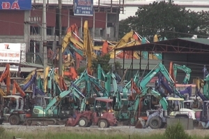 Hành lang ATGT trên Quốc lộ 5 đang bị ‘xâm phạm’ nghiêm trọng