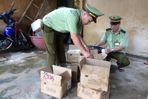 Lạng Sơn: Thu giữ 500 hộp keo vuốt tóc nhập lậu