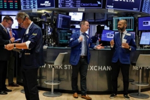 S&P 500 chững lại dù cổ phiếu năng lượng tăng mạnh