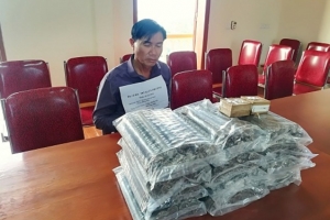 Nghệ An: Bắt đối tượng vận chuyển trái phép 120 thỏi thuốc nổ