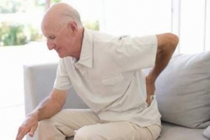 Chứng đau xương khớp người già mỗi khi chuyển mùa