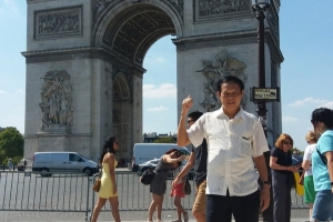 Vừa nghỉ hưu vẫn đi Châu Âu 'học tập kinh nghiệm' bằng tiền ngân sách