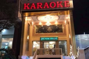 Đi hát karaoke bất ngờ bị một nhóm người dùng hung khí truy sát