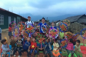 Mang Trung thu về cho các em nhỏ tại vùng cao Yên Bái