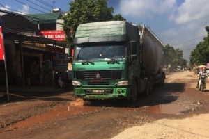 Huyện Tân Yên (Bắc Giang): Người dân khổ sở vì đường tỉnh 294 xuống cấp nghiêm trọng