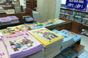 Chấn chỉnh việc sử dụng sách giáo khoa và sách tham khảo