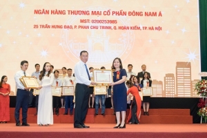 SeaBank nhận bằng khen của Bộ Tài chính do thực hiện tốt chính sách pháp luật thuế 2017