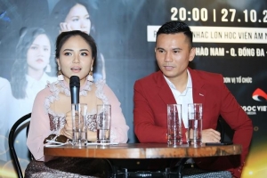 Tú Dưa thể hiện bài hát viết tặng Tuấn Hưng trong liveshow kỷ niệm 20 năm ca hát