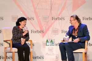 Tổng giám đốc Vinamilk là phụ nữ duy nhất được Forbes Việt Nam vinh danh 'Thành tựu trọn đời'