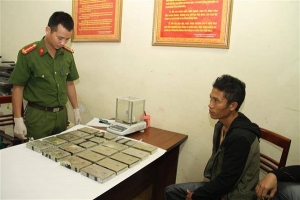 Yên Bái: Vây bắt thành công đối tượng vận chuyển 20 bánh heroin