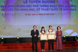 Bộ GD&ĐT: Tổ chức Lễ tuyên dương học sinh đạt giải tại Olympic quốc tế