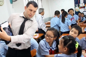 Lao động nước ngoài tại Việt Nam: Đóng BHXH bắt buộc bằng 8% lương