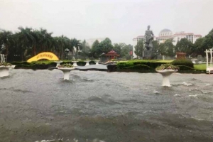 TP. Thanh Hóa: Mưa lớn khiến nhiều tuyến phố ngập nước