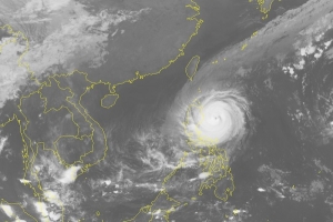 Bão số 7 cách quần đảo Hoàng Sa khoảng 650 km về phía đông