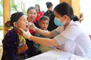 Thanh Hóa: Khám bệnh, cấp phát thuốc miễn phí cho 2.000 người nghèo và học sinh