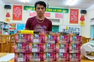 Quảng Bình: Bắt giữ đối tượng vận chuyển trái phép gần 50 kg pháo hoa