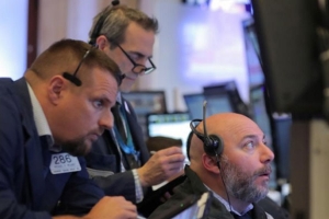 Cổ phiếu Goldman Sachs, Apple kéo chứng khoán Mỹ trượt dốc