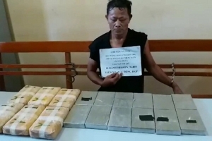 Bắt giữ đối tượng vận chuyển trái phép 12 bánh heroin, 40.000 viên ma túy tổng hợp