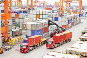 Trong tháng 11, Việt Nam nhập siêu 400 triệu USD