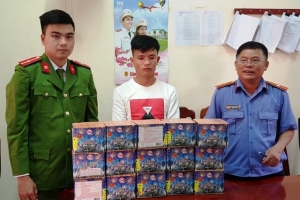 Nghệ An: Bắt quả tang đối tượng buôn bán 21 kg pháo nổ