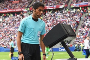 Thí điểm công nghệ VAR tại V.League 2019