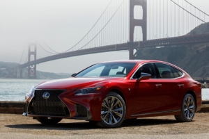 Toyota Việt Nam triệu hồi xe Lexus LS500 do lỗi phần mềm điều khiển