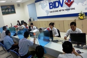Cận Tết, nhiều ngân hàng lớn bất ngờ giảm mạnh lãi suất