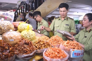 Đà Nẵng: Những ngày cận Tết, hàng không rõ nguồn gốc tràn lan