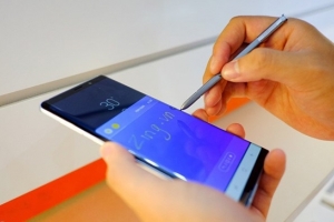 Sau Tết, hàng loạt smartphone giảm giá mạnh