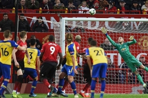 Lukaku tỏa sáng, MU chính thức chen chân vào top 4