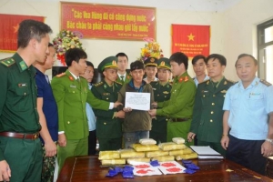 Hà Tĩnh: Bắt đối tượng vận chuyển 60.000 viên ma túy xuyên quốc gia