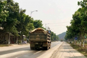Xã Hòa Ninh (Hòa Vang, Đà Nẵng): Xe chở đất lộng hành - dân kêu trời vì bụi