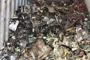 TP. HCM: Tạm khóa 110 container phế liệu nhập khẩu để điều tra