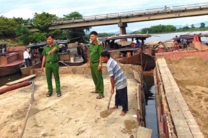 Quảng Nam: Việc quản lý khai thác cát còn nhiều bất cập