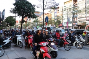 Đi xe máy thì nên đổ loại xăng nào?